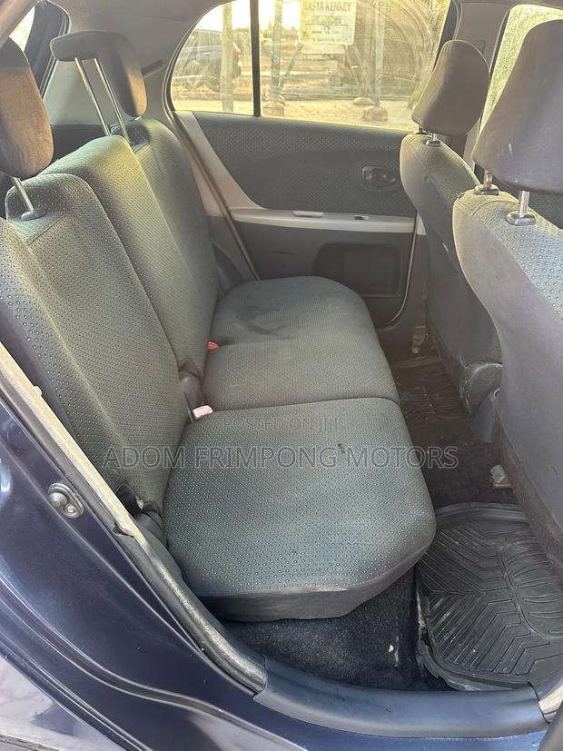 Toyota Vitz 2010 Blue