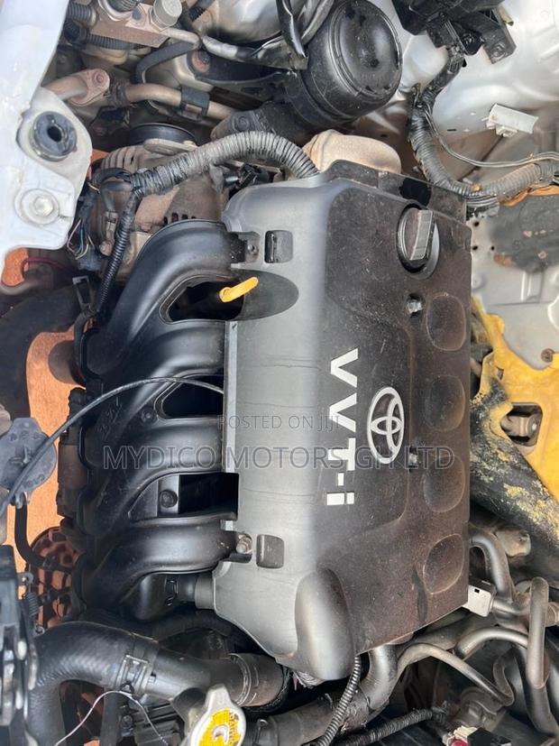 Toyota Vitz 1.5 FWD 3dr 2010 Gray