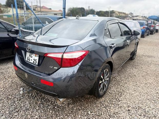 Toyota Corolla LE ECO 4dr Sedan (1.8L 4cyl CVT) 2017 Gray