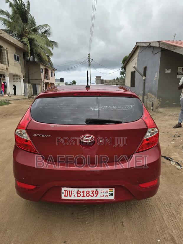 Hyundai Accent SE Hatchback 2017 Red