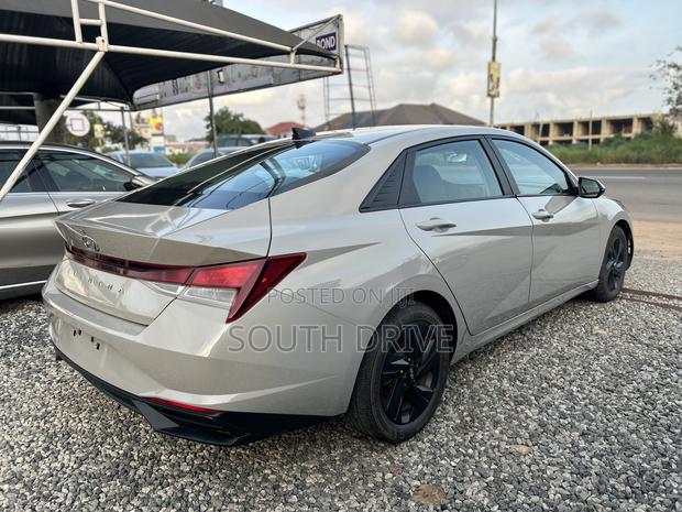Hyundai Elantra 2021