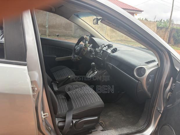 Mazda Demio 2010 Silver