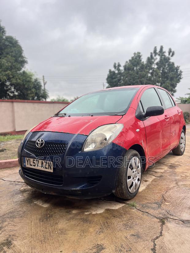 Toyota Yaris 2012 Red