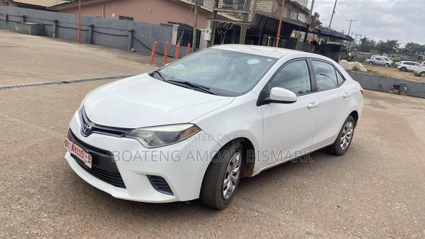 Toyota Corolla 2015 White
