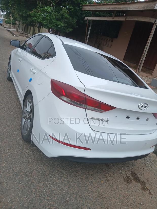 Hyundai Avante 2018 White