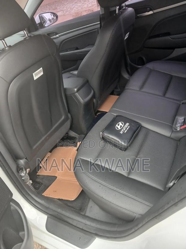 Hyundai Avante 2018 White