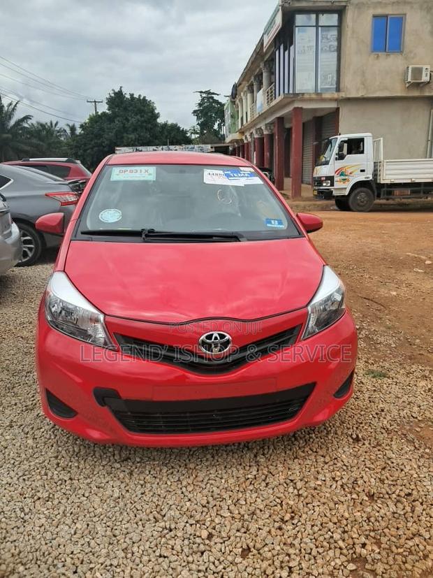 Toyota Yaris 2016 Red