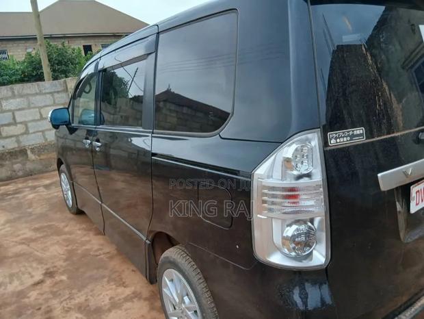 Toyota Voxy 2012 Black