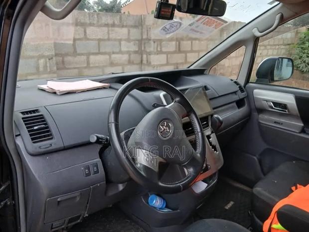 Toyota Voxy 2012 Black