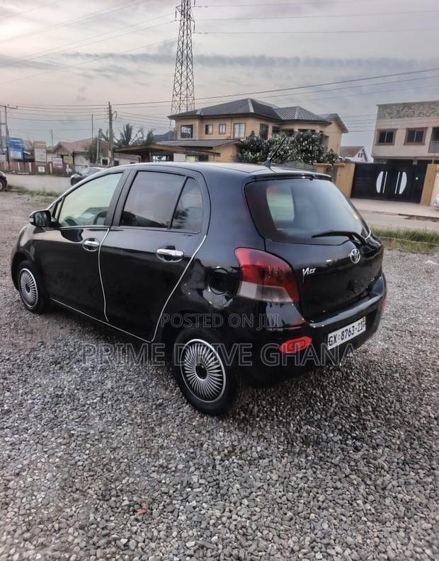 Toyota Vitz 2010 Black