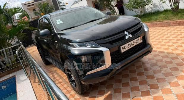 Mitsubishi L200 Club Cab 2.4 181hp 4WD 2019 Black