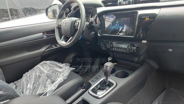 New Toyota Hilux 2026 Black