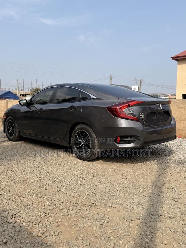 Honda Civic EX Sedan 2019 Gray