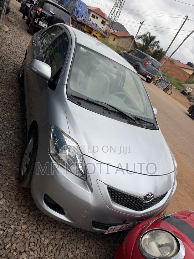 Toyota Belta 2010 Gray