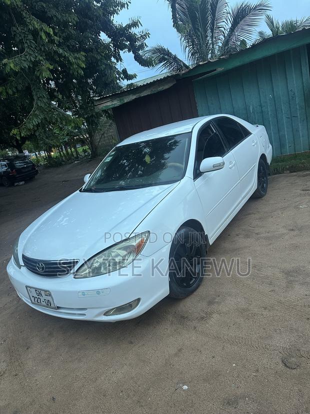 Toyota Camry LE 4dr Sedan (2.4L 4cyl 5M) 2002 White