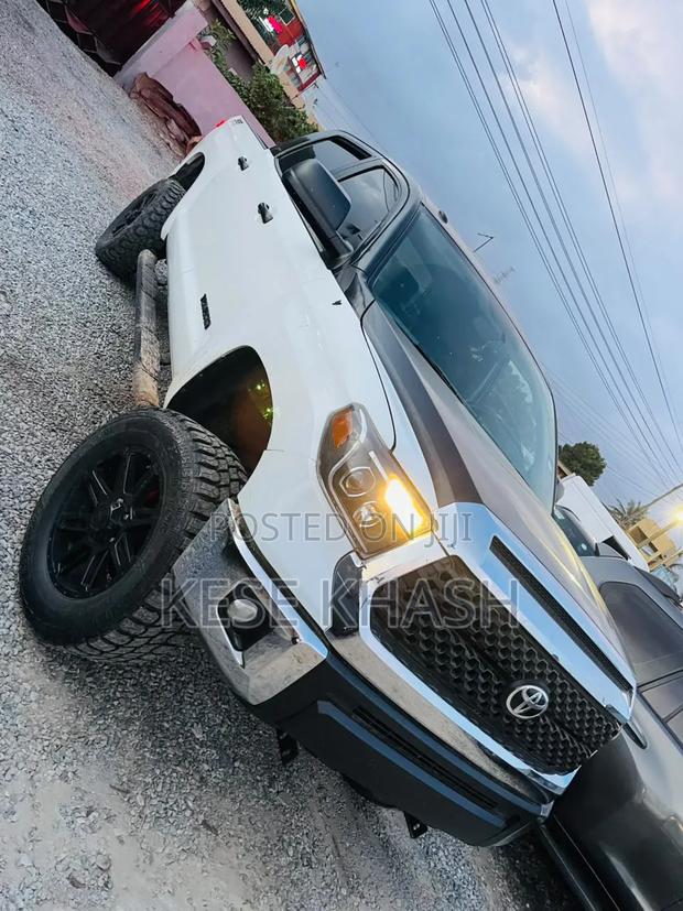 Toyota Tundra 2017 White