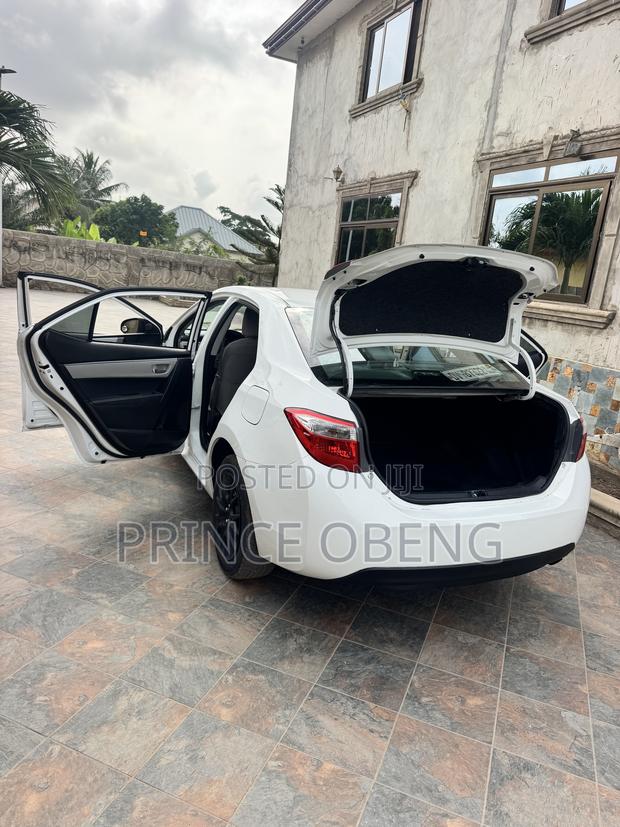 Toyota Corolla 2016 White