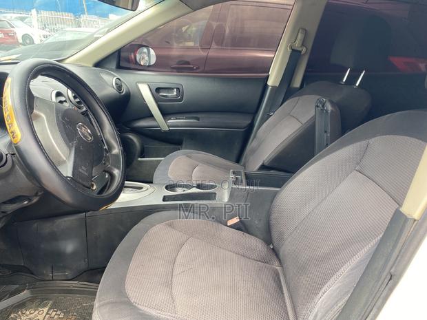 Nissan Rogue 2011 White