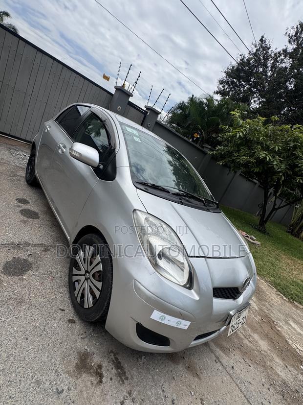Toyota Vitz 1.3 AWD 3dr 2010 Silver