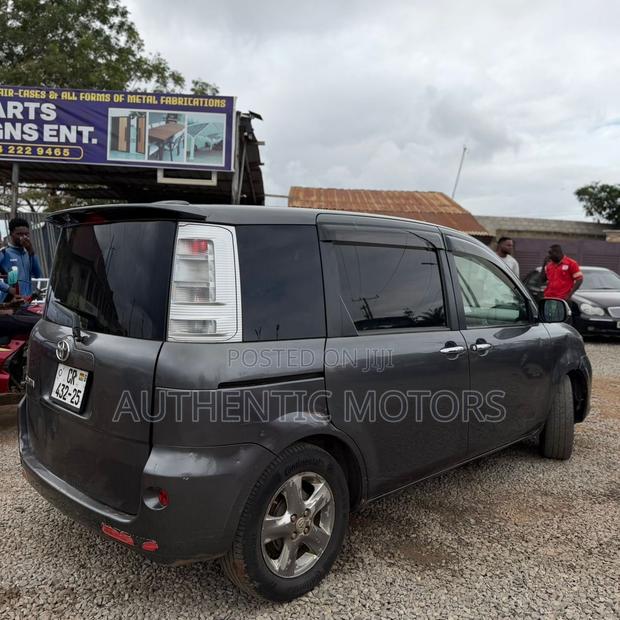 Toyota Sienta 2014 Gray