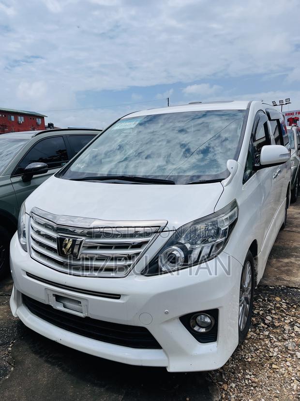 Toyota Alphard 2.4 Petrol AWD 2014 White