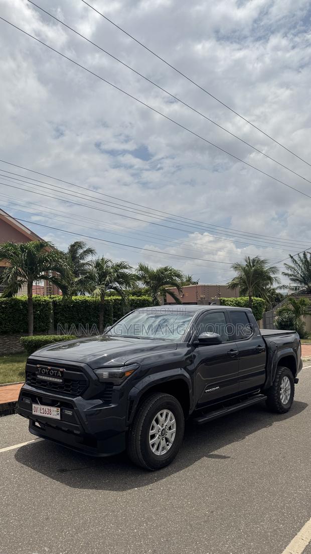 Toyota Tacoma 2025 Black