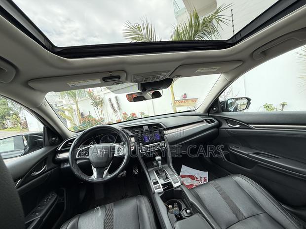 Honda Civic Touring Sedan 2019 Black