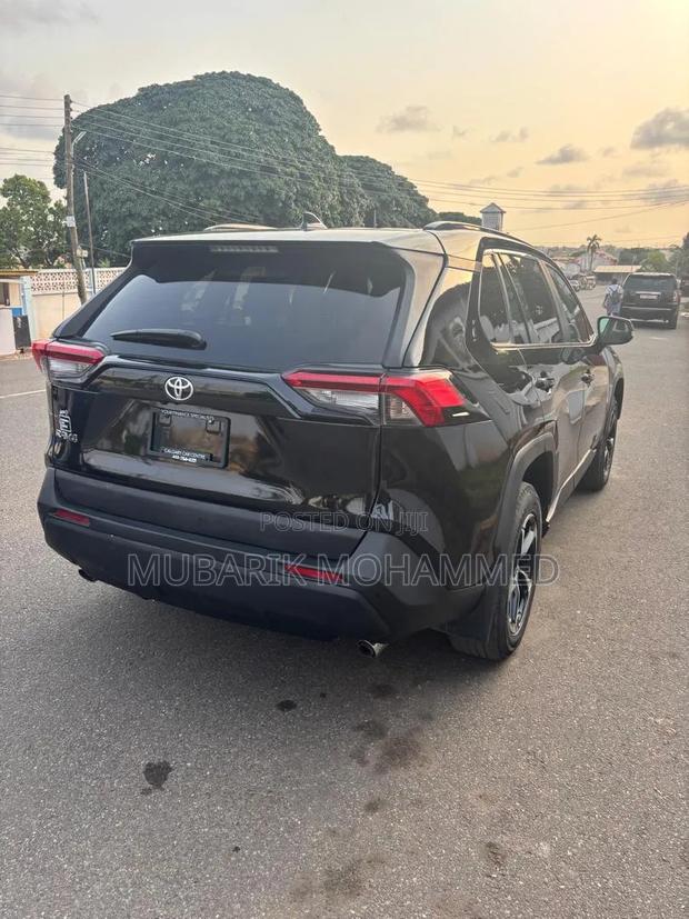 Toyota RAV4 2021 Black