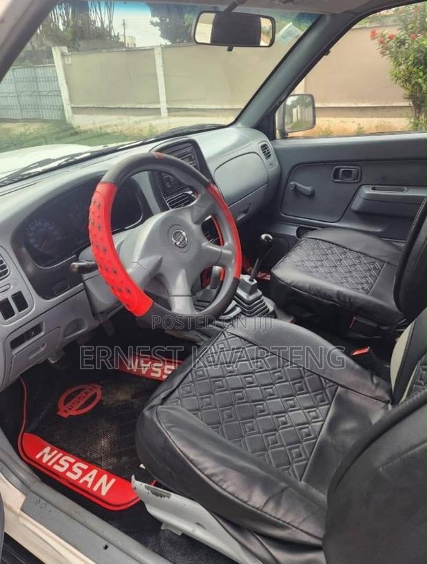 Nissan Hardbody 2021 White