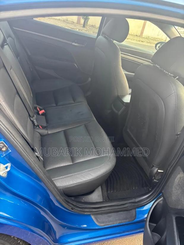 Hyundai Elantra 2018 Blue