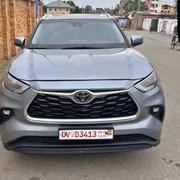 Toyota Highlander 2022 Silver for sale