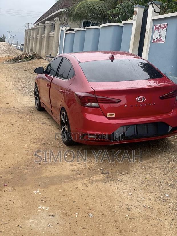 Hyundai Elantra SE 2020 Red
