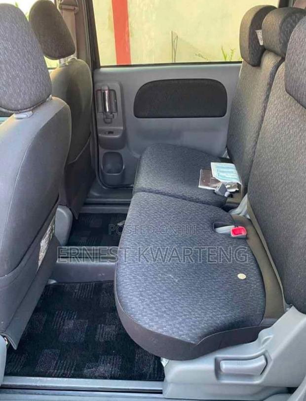 Toyota Sienta 2012 Red