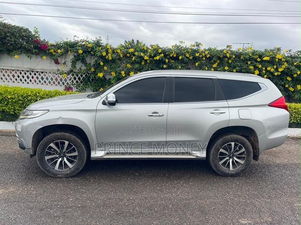 Mitsubishi Montero 2019 Silver