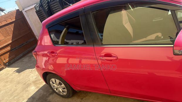 Toyota Vitz 2015 White
