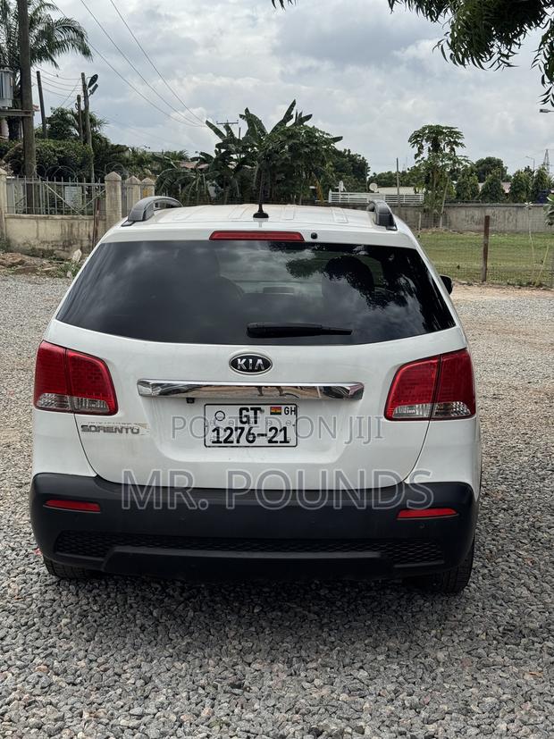 Kia Sorento 2011 White