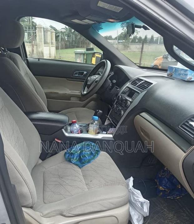Ford Explorer 2015 Silver