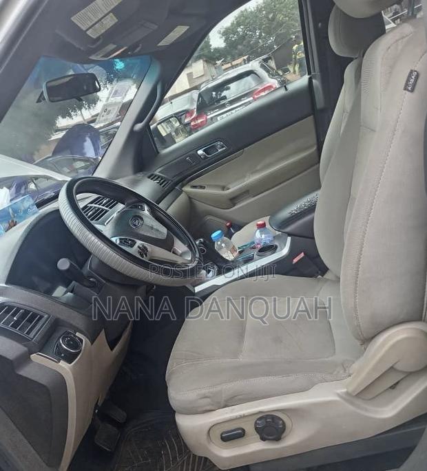 Ford Explorer 2015 Silver