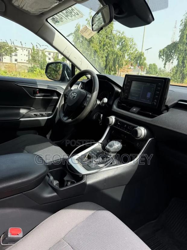 Toyota RAV4 2022 Gray