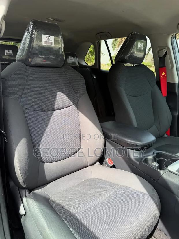 Toyota RAV4 2022 Gray