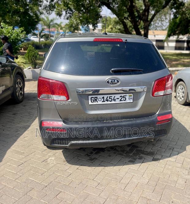 Kia Sorento LX 2012 Gray