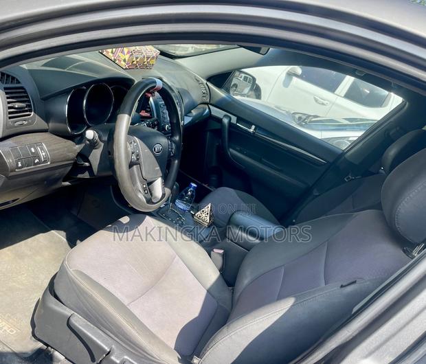 Kia Sorento LX 2012 Gray