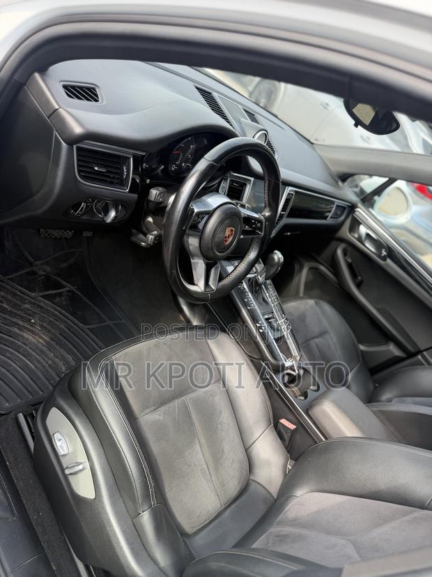 Porsche Macan 2019 White