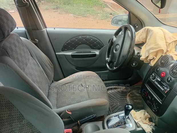 Chevrolet Aveo 2011 Silver