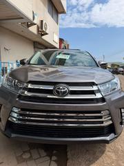 Toyota Highlander LE 2019 Gray for sale