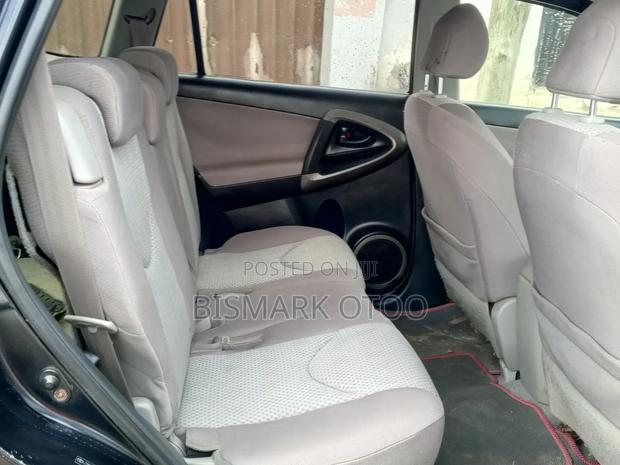 Toyota RAV4 2010 Black
