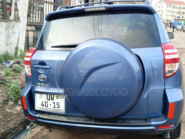 Toyota RAV4 2010 Blue