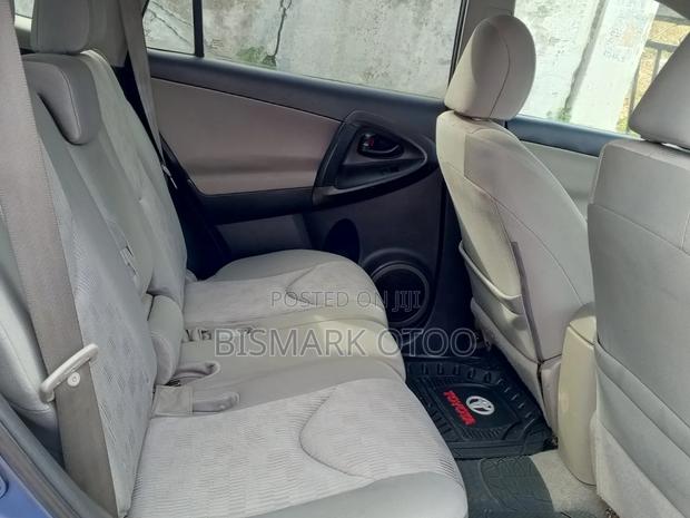 Toyota RAV4 2010 Blue