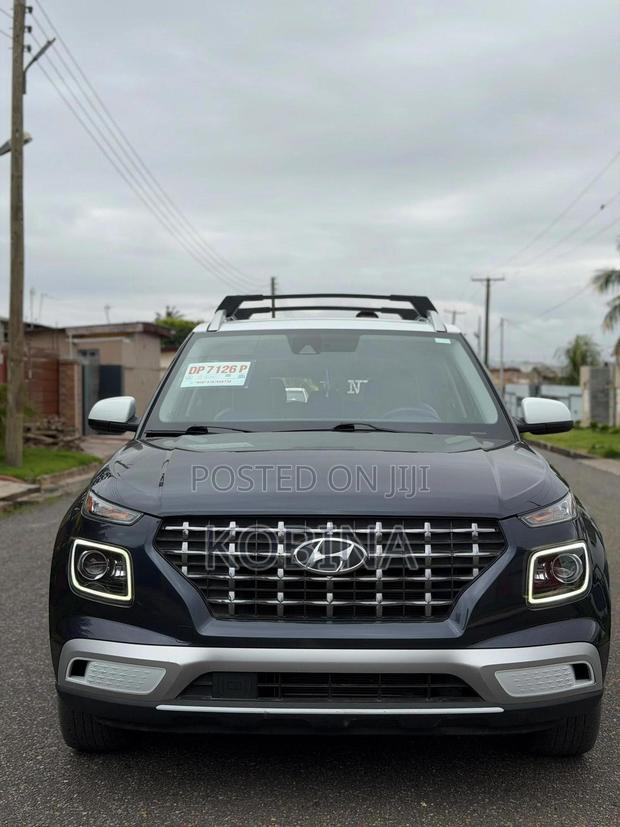 Hyundai Venue 2021 Blue