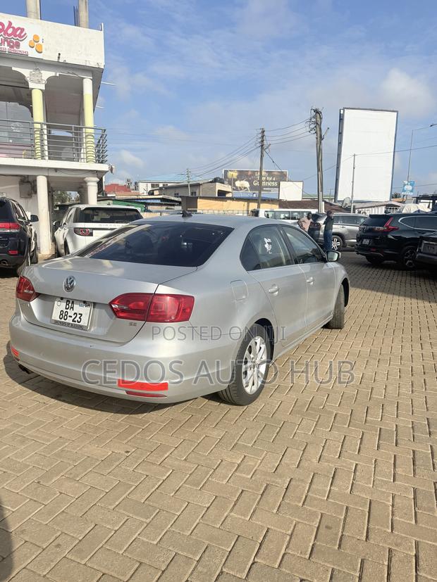 Volkswagen Jetta SE 4dr Sedan (1.8L 4cyl Turbo 5M) 2014 Silver